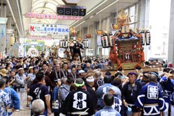 おたる潮まつり(神輿パレード)
