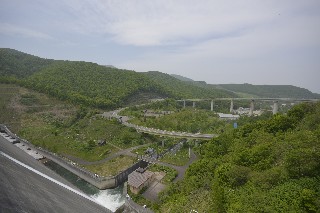 朝里ダム・ループ橋