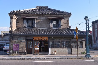 第7号 旧名取高三郎商店(大正硝子館本店ほか)