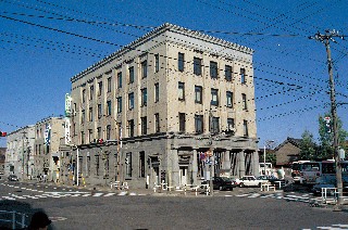 第18号旧三菱銀行小樽支店(小樽運河ターミナルほか)